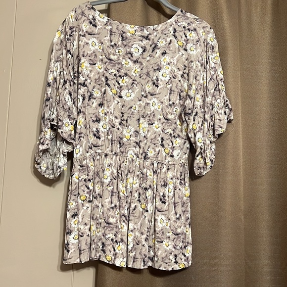 Top - Picture 3 of 3